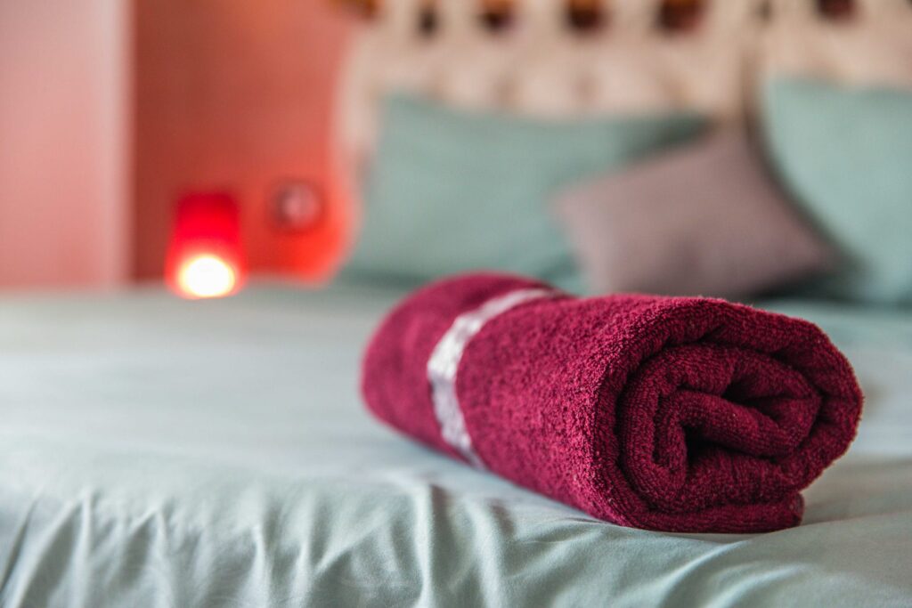 Chambre Tabouda – détail serviette sur le lit, Villa Bella Lina
