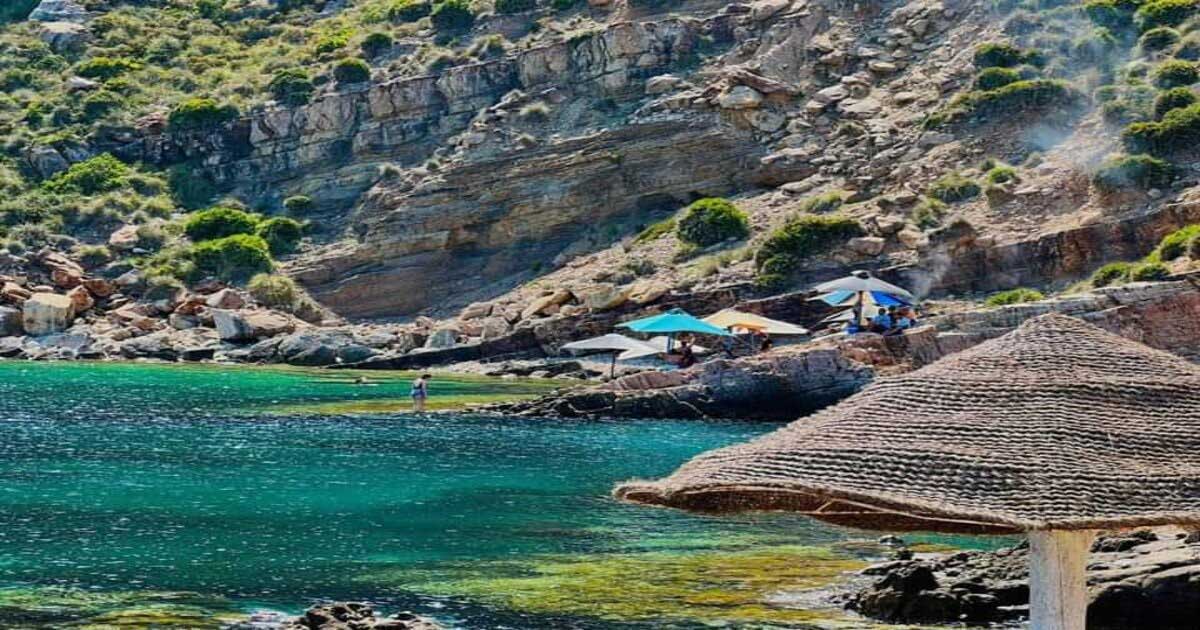 haouaria plage roches